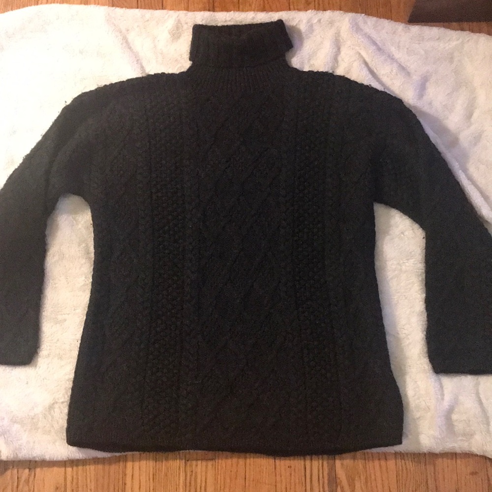 J Crew 100 % wool turtleneck Large